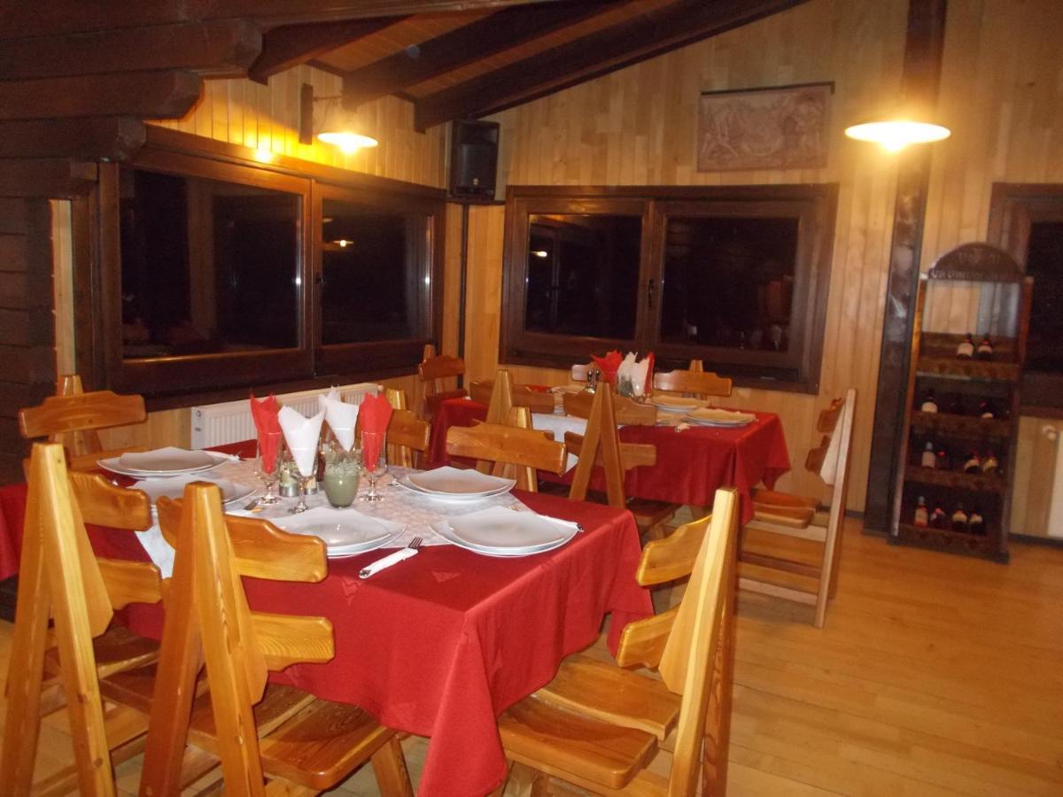 Pensiunea Casa Ancutei ルンカ エクステリア 写真